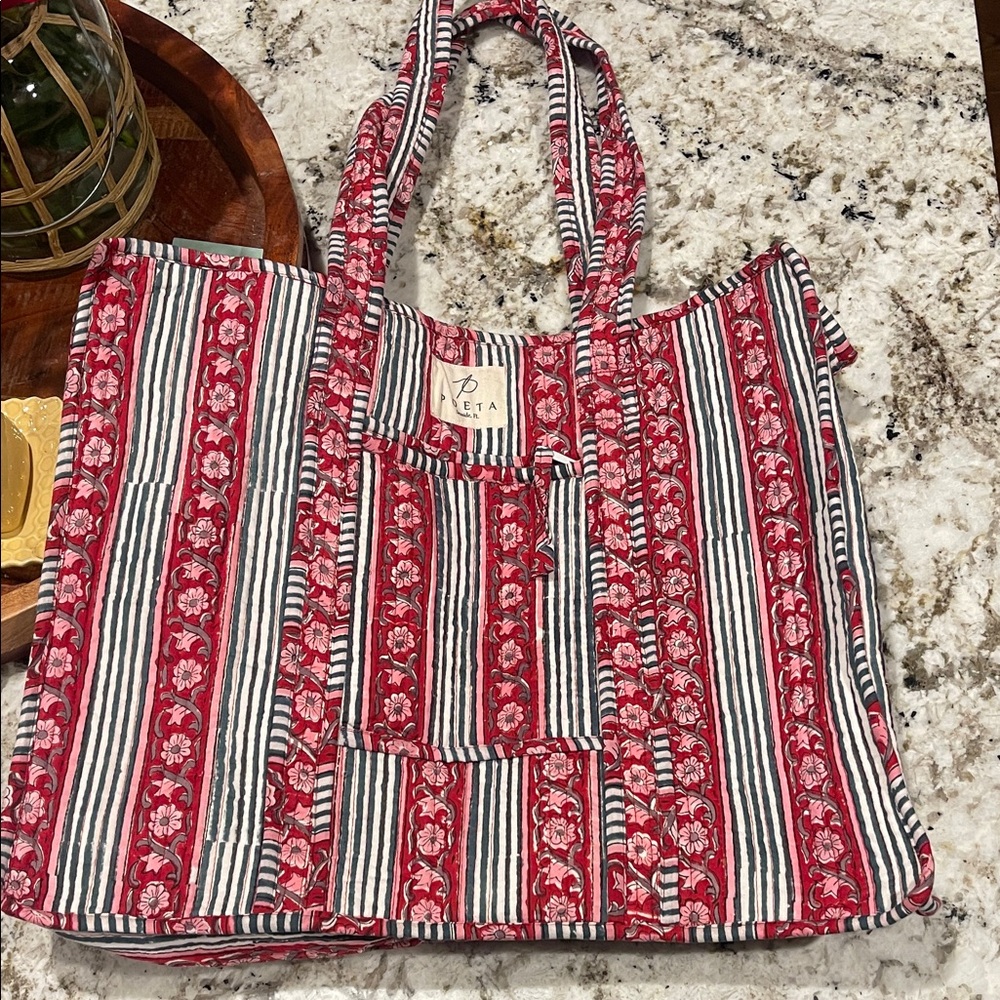 Rosetta zippered Quilted Tote Bag by Poeta